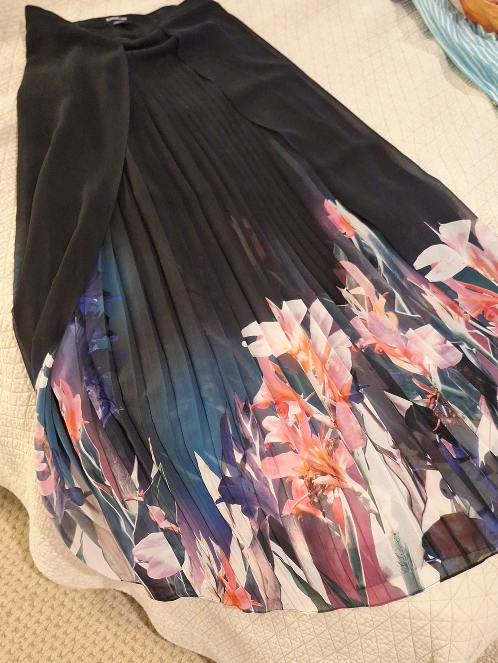 BeBe pleated Black Floral Maxi Skirt, half lined